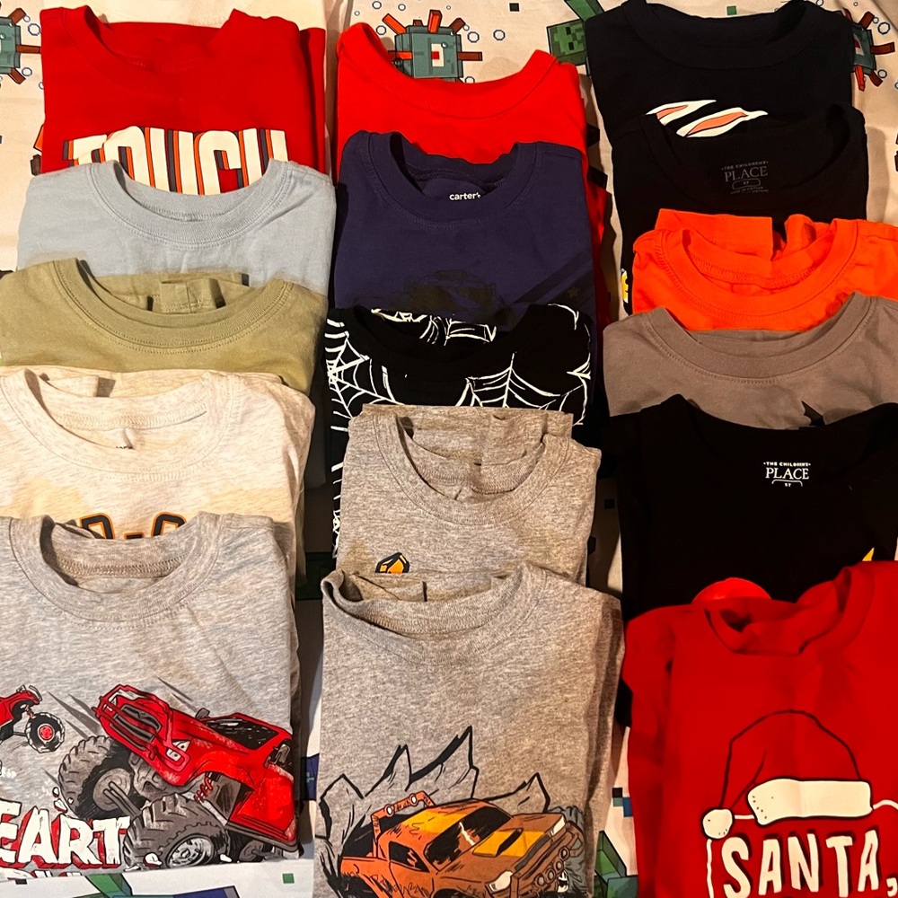 Lot of 17 mostly long sleeve graphic t’s size 5T.